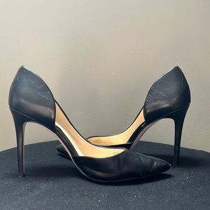 Black d’orsay pumps
